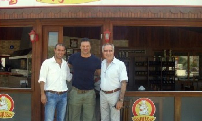 Efsane Futbolcu Şişgüzardaydı