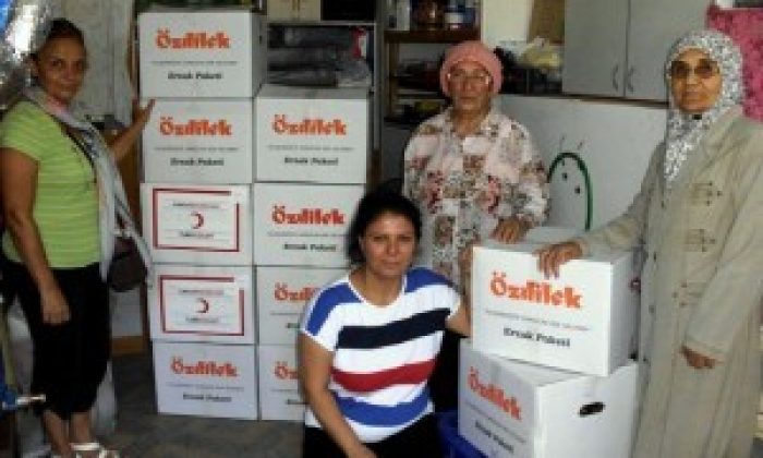 Selçuk Kızılay’dan Gıda Yardımı