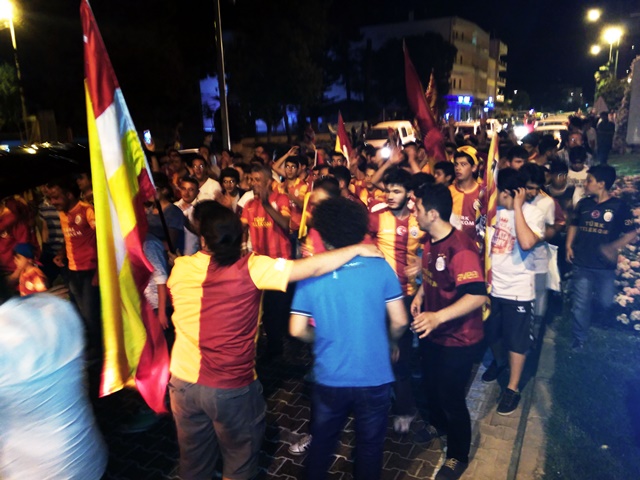 Galatasaraylıların şampiyonluk coşkusu (2)