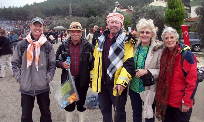 Selçuk’ta Develer Kıran Kırana Güreşti