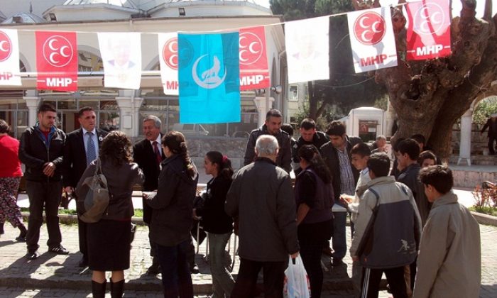 Şehitlerimiz İçin Helva Dağıttılar