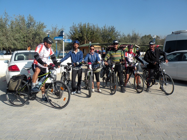 Zirve Selçuk Bisiklet Takımı Teos Bisiklet Şenliğinde