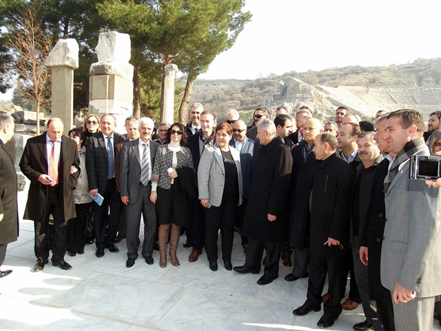 akp-izmir-binali (1)