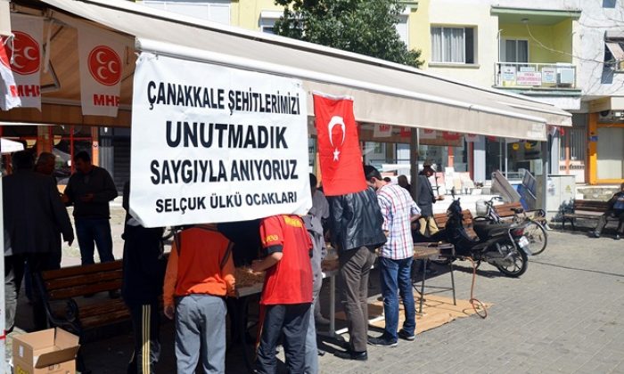 Şehitlerimiz İçin Helva Dağıttılar