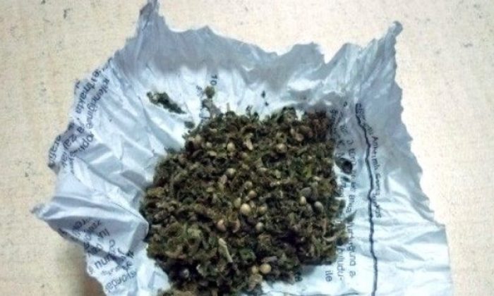 İzmir’de Uyuşturucu Satıcılarına Baskın: 8 Gözaltı