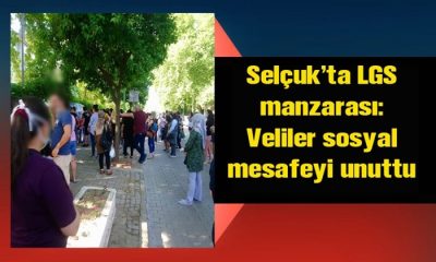 Selçuk’ta LGS manzarası: Veliler sosyal mesafeyi unuttu