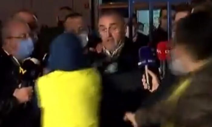 Albayrak’a saldırı! Rambo Okan, sarı kırmızılı yöneticinin üzerine yürüdü