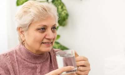 Yaşlılıkta susuzluk hissi azalıyor, kronik hastalık riskleri artıyor