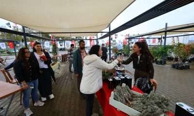 Efes Tarlası Yaşam Köyü’nde Üretici Pazarı açıldı