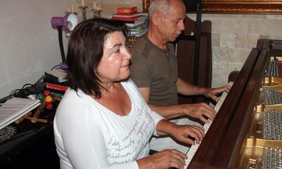 Müziğin Dinlendirici Ruhu Onun Parmaklarında