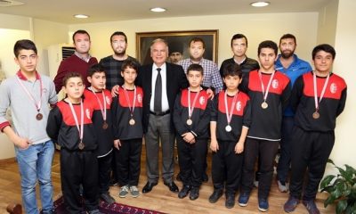 Genç Sporcular, Mutluluklarını Başkan Bakıcı ile paylaştılar