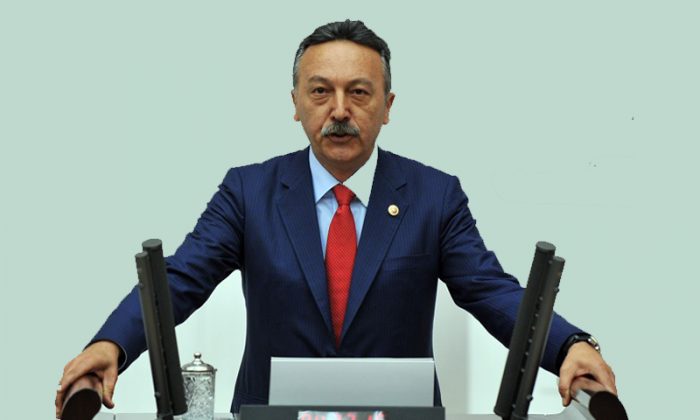 Diğer siyasi partilere seçim yardımını kesen iktidar, kendi partisini örtülü ödenekten ihya edecek mi?
